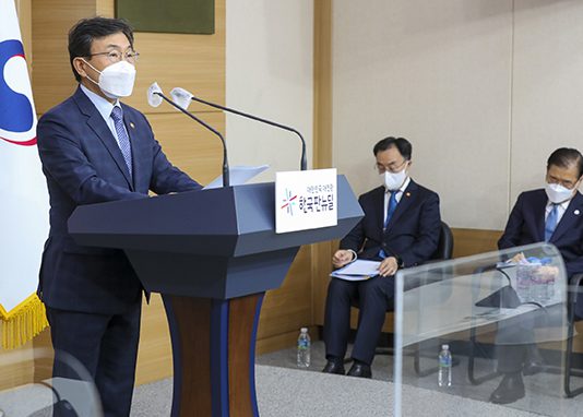 권덕철 복지장관 “한미 백신 파트너십 전문가그룹, 6월 초까지 신속 설치”