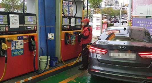 유류세 20% 역대 최대폭 인하…내달 12일부터 휘발유 ℓ당 164원↓