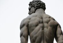 근감소증 예방, 건강한 노년을 위한 근육 관리법 naked man statue