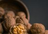 “뇌건강, 습관이 만든다”…일상에서 실천하는 두뇌 지킴이 생활 팁 brown garlic on brown bowl