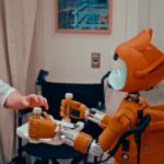 “AI로 똑똑하게 건강 지키기, 일상 속 실천 루틴 확산” Man gives robot bottles on a tray